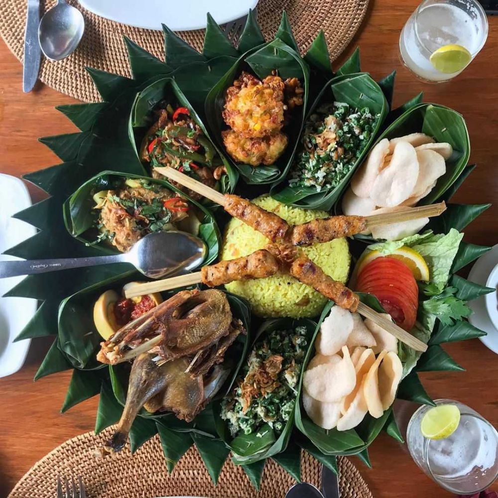 6 Rekomendasi Tempat Makan Sate Lilit Khas Bali yang Halal