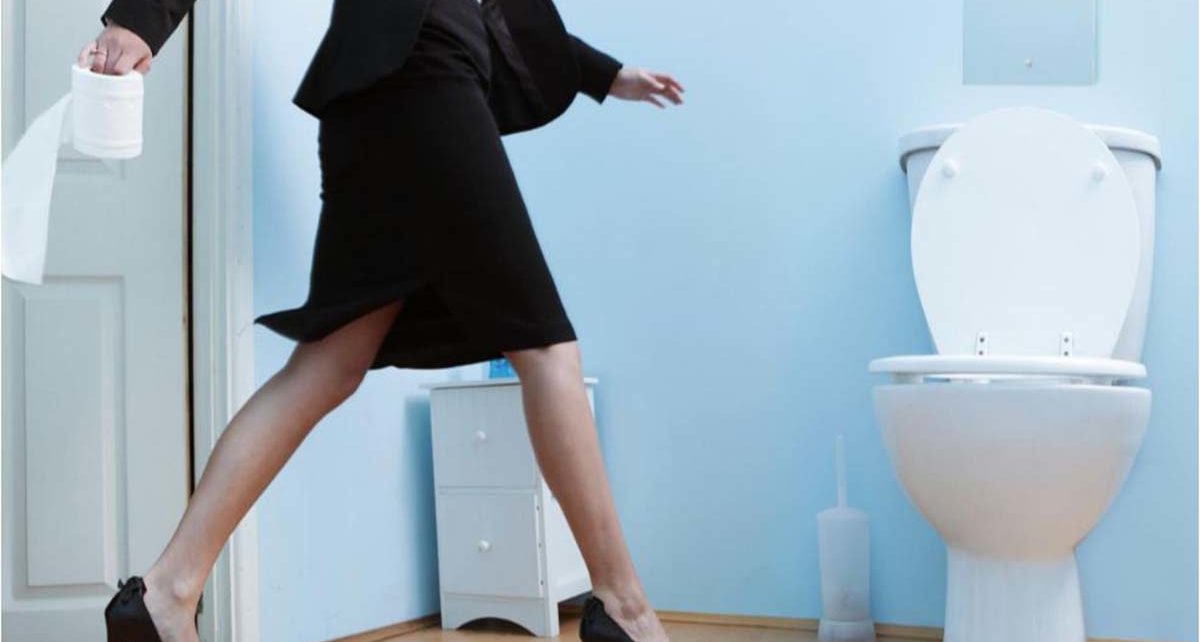 4 Alasan Antrean di Toilet Wanita Lebih Panjang