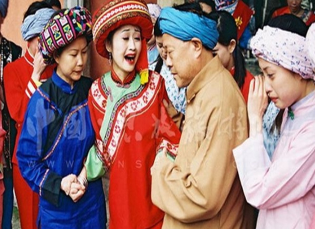 Fakta Tradisi Menangis Sebulan Suku Tujia di China